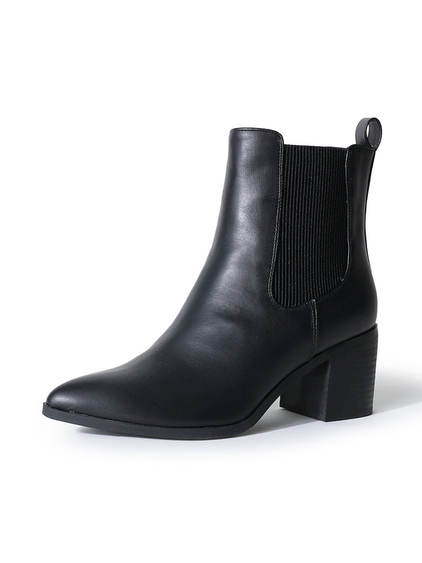 Andi in Black, boots by J.Adams
