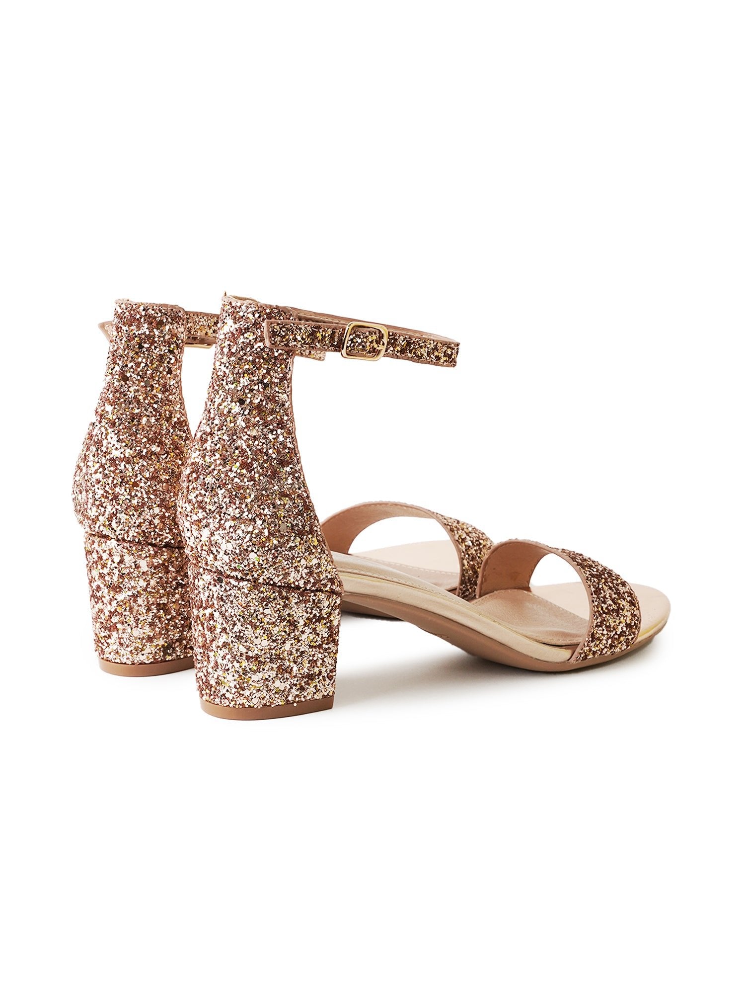 Shop Daisy by J.Adams