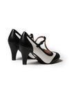 Tango | Black on White