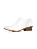 Levi | White