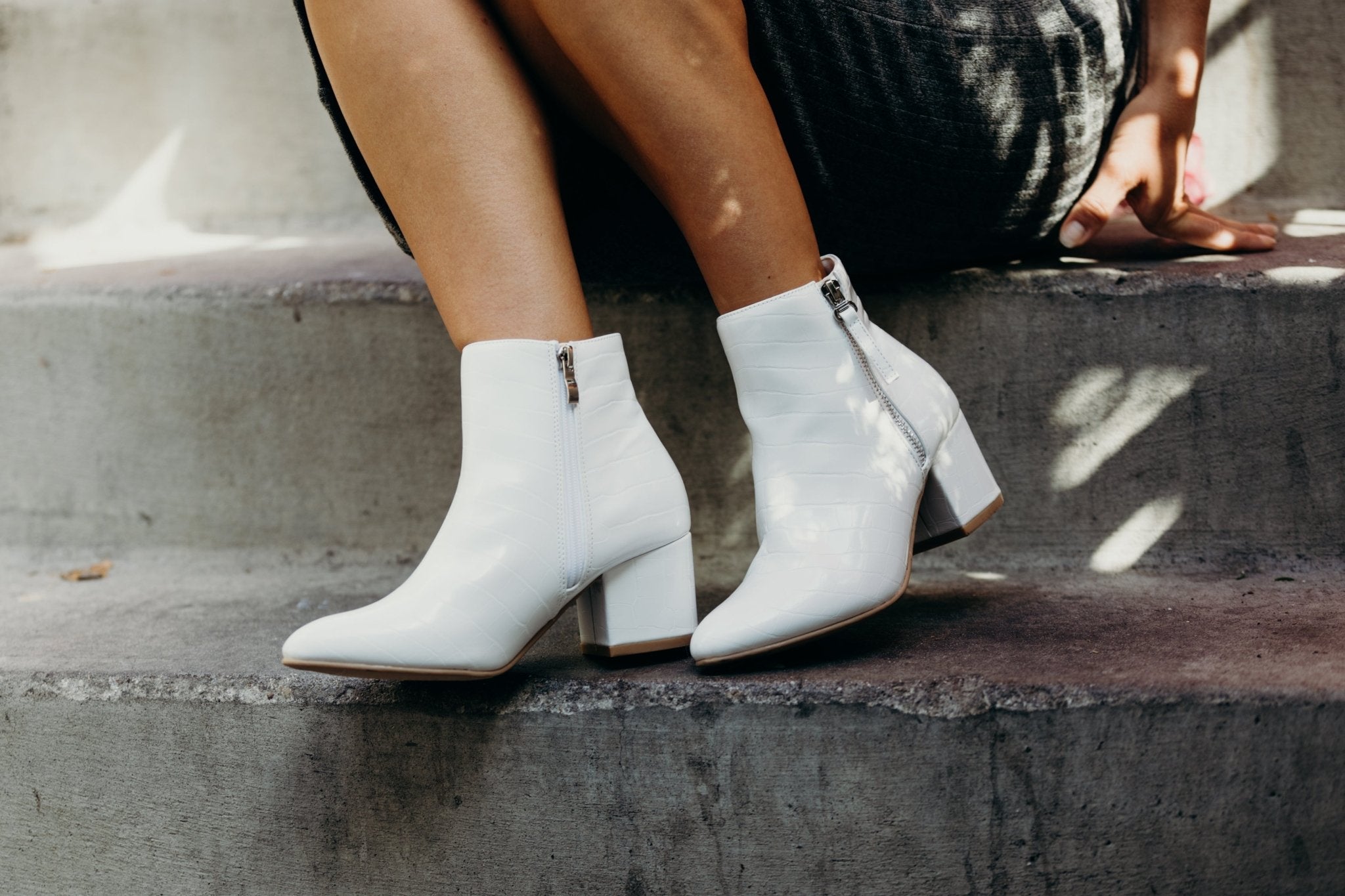 Zuma Comfortable Stylish Block Heels Shoe | White – J.Adams