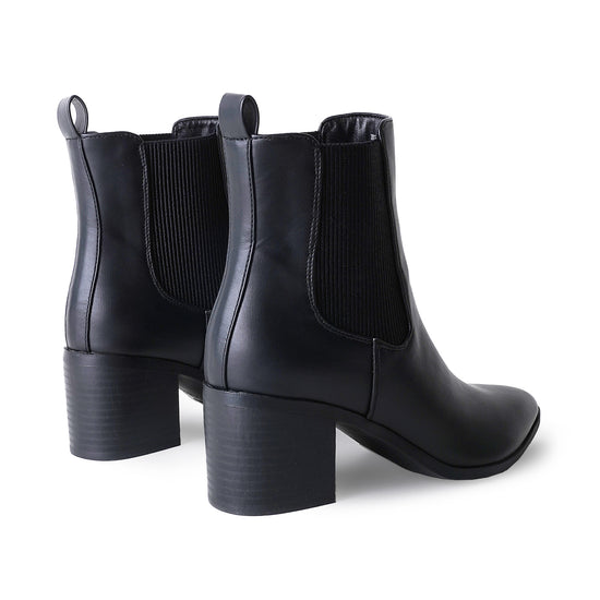 Shop Andi by J.Adams