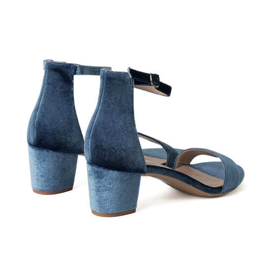 Shop Daisy by J.Adams