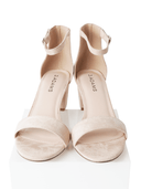 Shop Daisy by J.Adams