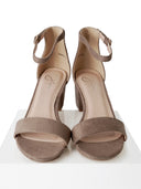 Shop Daisy by J.Adams