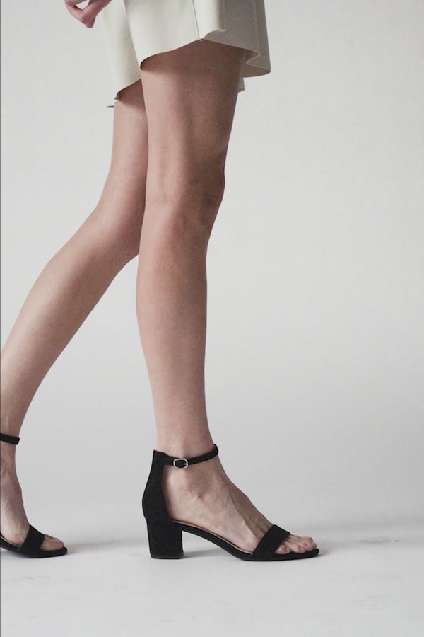 daisy-black